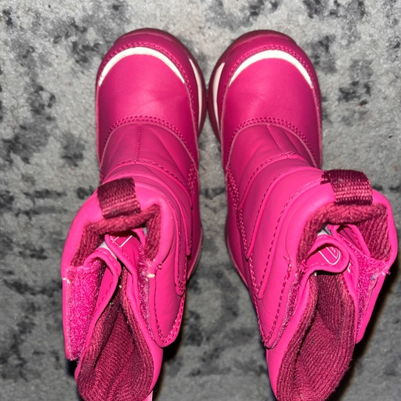 Land’s End pink winter boots - Picture 2 of 3